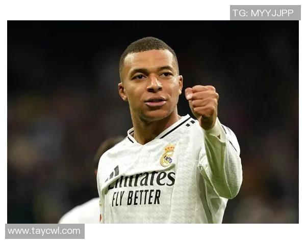 猜猜看，哪位足球巨星曾是少年天才，后来成为全球足坛的传奇人物？