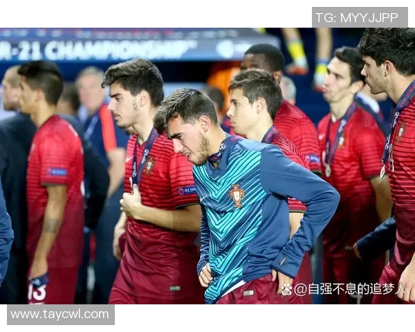 足球场上的优雅之舞：探索那些技艺非凡的球星与他们的传奇时刻