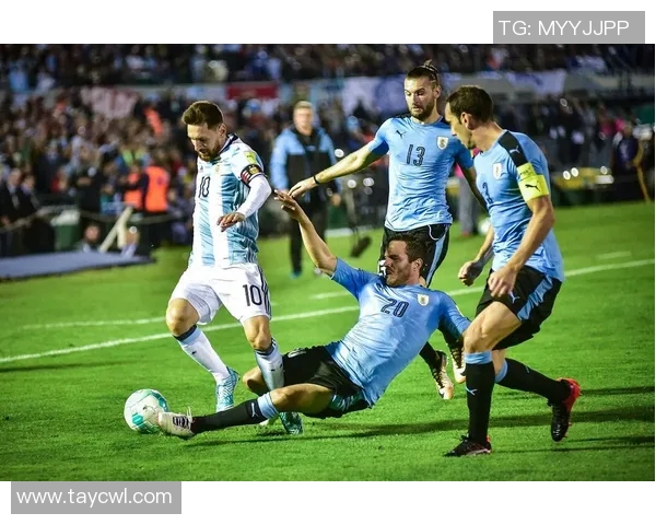 足球星集：探索全球顶级球员的成长历程与辉煌成就